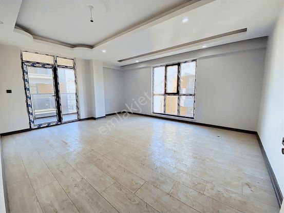 Tuğra'dan Hatip Mah. Havuzlu Sitede 2+1 Daire