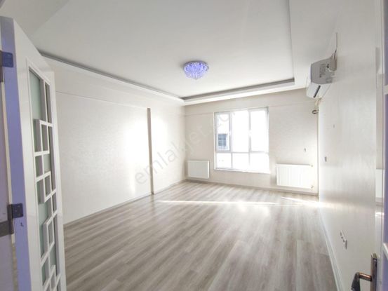 Beykent'te Pazar Yerine 2+1 Bakımlı Lüks Daire