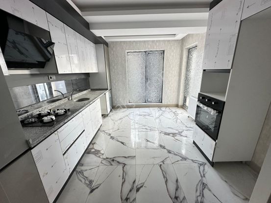 Yenikent Fevzi Çakmak Mh'de 4+1 Arakat Merkezi Konumda Satılık Lüx Daire