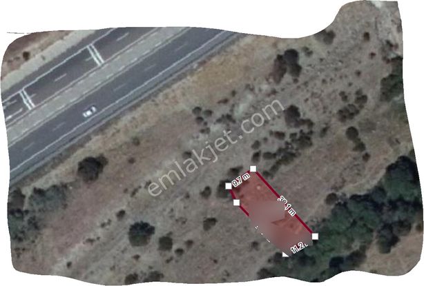 Özpınar ,dan Fasıllar Konya Yolu Üzeri 333 M2 Tarla Çaya Ve Yola Çatar.