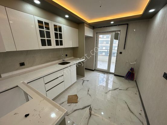 Yenikent Fevzi Çakmak Mh'de 2+1 76m2 Depolu 1.kat Konum'da Çift Banyolu Satılık Daire