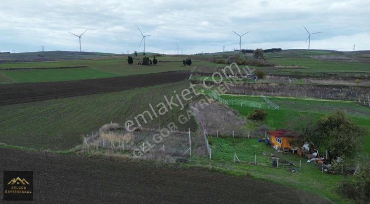 Silivri Fenerköyde 80m2 Otoban Manzaralı Az Dönümlü Tarla