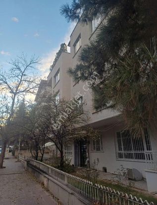 Dedekorkut Sokakta Satılık 3+1 Daire