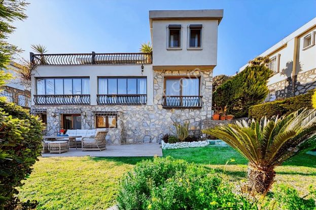 Century21 Den Türkbükün'de Muhteşem Konumda Satılık Villa....