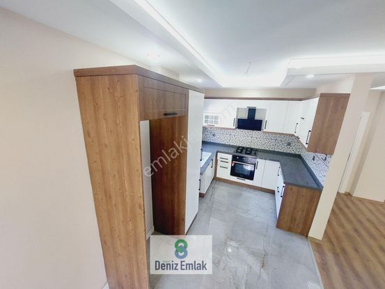 Denizden Akçayda Lüx Tasarım Geniş Verandalı Satılık 4+1 Tripleks Villa.