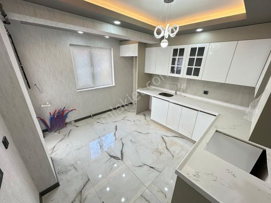 Yenikent Fevzi Çakmak Mh'de 3+1 Arakat Ön Cephe Ebeveyn Banyolu Satılık Daire