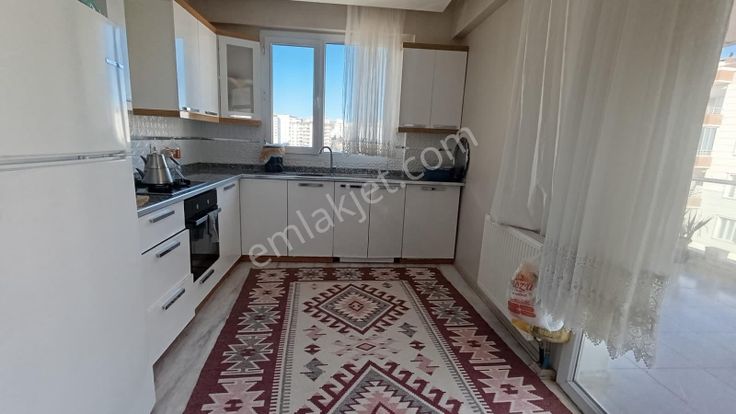 Rota'dan Paris Düğün Salonu Karşısı 3+1 Acil Satılık Daire / Bağcılar / Eski Siverek Yolu