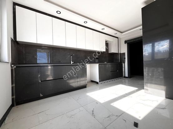 V.karşıyaka Mah. Çift Balkon Ebeveyn Banyolu Asansörlü 3+1 Daire