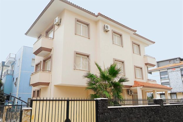Pınarbaşı'nın En Güzel Lokasyonunda En Özel Tripleks Villa