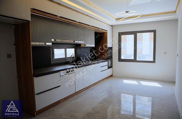 Poyraz Caddeden Akçay Sarıkızda Denize Yürüme Mesafesinde 3+1