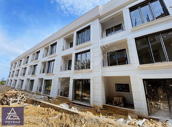 Poyraz Caddeden Kazdağları Eteklerinde Bahçe Kullanımlı Havuzlu