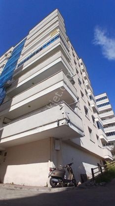 Bayraklı Körfez Mahallesinde Site İçinde Satılık 3+1 Daire