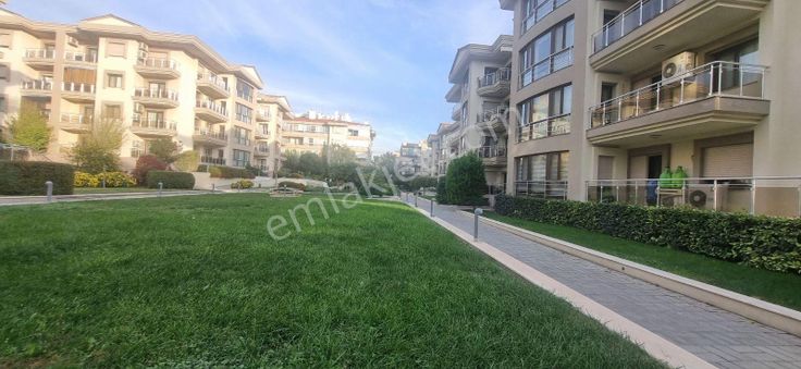 Bornova Evka 3 De Satılık 4+1 Daire