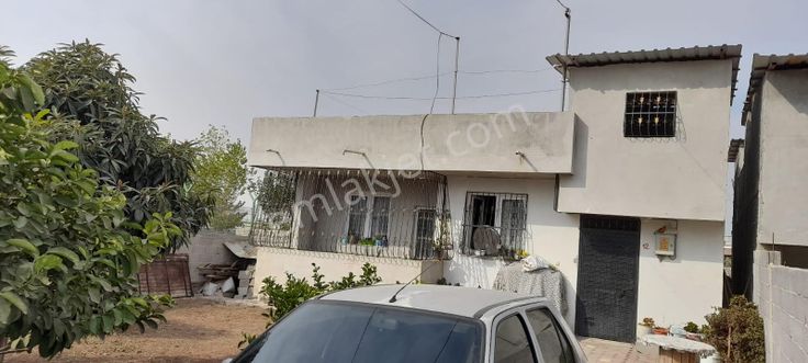 Nck Güvencesi İle Bahçelievlerde Geniş Bahçeli Satılık Müstakil