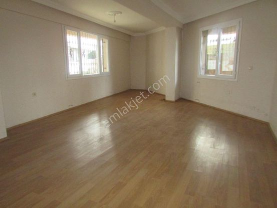 Ayrancılarda Egekoop Altı Dolmuş Yolu Yakını Giriş Katı 3+1 120 M2