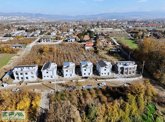 Epa Uğur'dan Sarayyerinde Satılık Triplex Çatı Katlı Villa