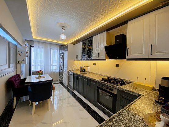 Lüxova'dan Kafkaslar Da Site İçinde Kat Konumlu 4+1 Yapılı Daire