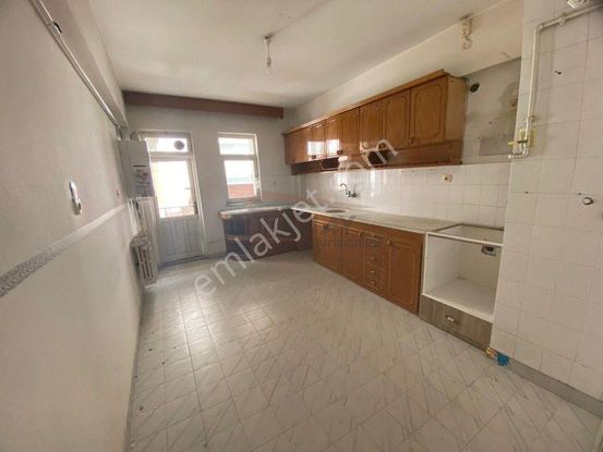 Güvenay - Çorum Bahçelievler Vali Konağı Arkası 3+1 Satılık Daire