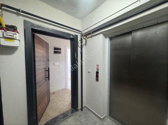 Aym Yakını Deniz Manzaralı Satılık 5+1 Dubleks Daire