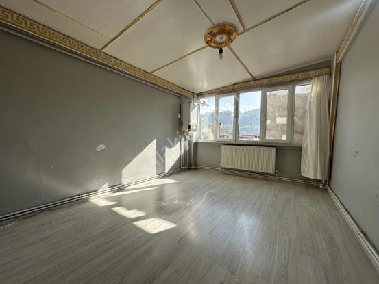 Muradiyede 10 Bin Tl Kiracılı Yatırımlık 1+1 Satılık Daire