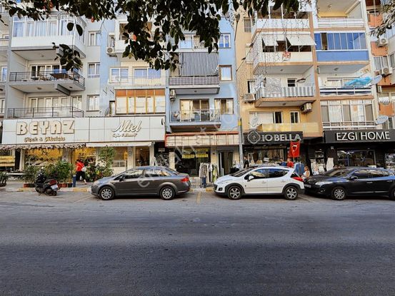 Balçova Ata Caddesi 148 M² Satılık Dükkan İşlek Konum