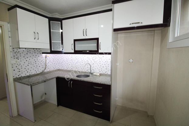 Sevgi Mah.'de Şehit Fethi Bey Lisesi Yakını Kiralık 2+1 Daire