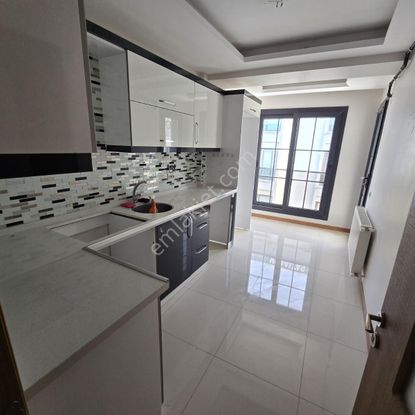 Vatan Mahallesinde Kiralık 2+1 Bakımlı Manzaralı Daire