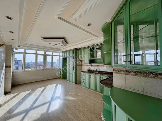 Rng' Den Valilik Karşsı Masrafsız Her Kat Tek Daire 4+1 K Mutf.