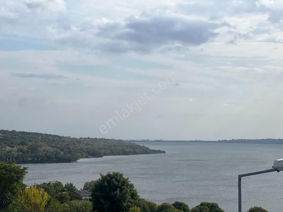 Küçükçekme Halkalı Göl Ve Kanal İstanbul Manzaralı 224m2 Arsa