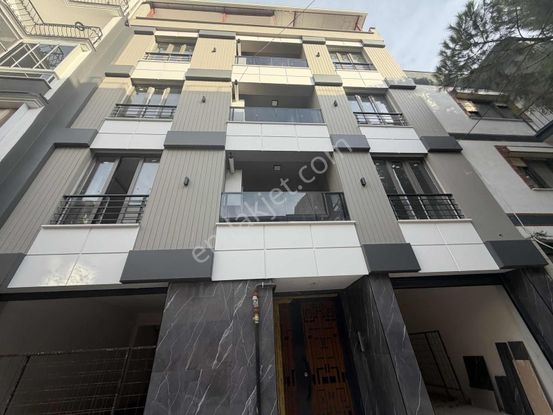 Atatürk Mahallesinde 2+1 100 M2 Yerden Isıtmalı Sıfır Daire