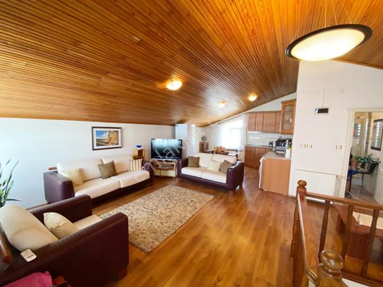 Yalova Özden Mahallesinde 2+1 Lüks Eşyalı Çatı Katı Daire