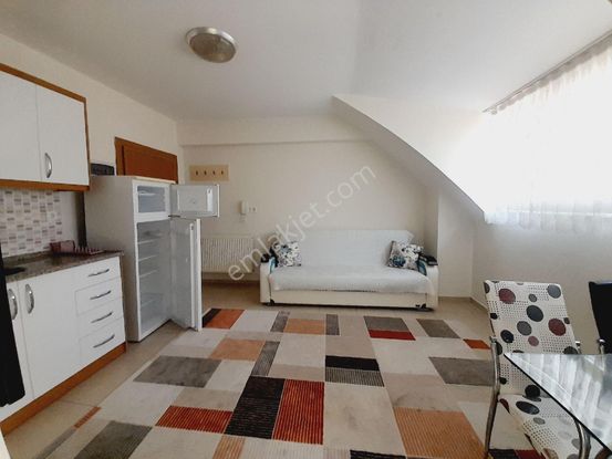 Kaan Emlaktan Zeytinköyde Cerrahi Hastanesine Yakın 1+1 Balkonlu Eşyalı Apart