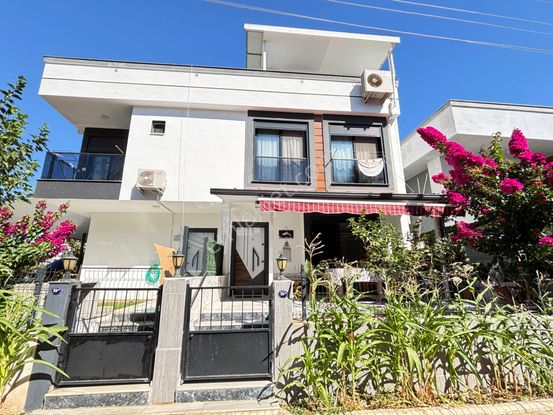 İzmir Seferihisar Payamlı'da Plaja 500 M Ferah Yapılı 3+1 Satılık Villa