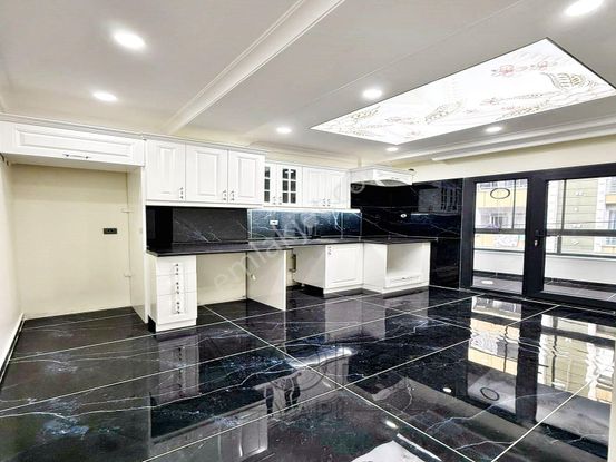 Esenyurt Üçevler Mahallesi 3+1 140 M2 Tek Daire Üzeri Satılık Sıfır Lüks Daireler Asansör Balkon