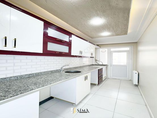 Metrobüse 10 Dk Ara Kat 2+1 Kredi Uygun Cadde Üzeri Fırsat Daire