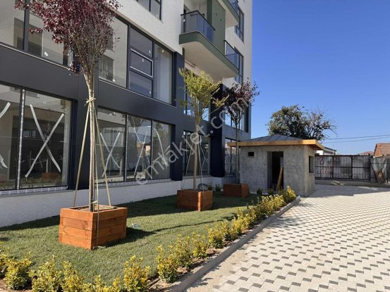 Sancaktepe Cadde Üstü Site İçinde 2+1 Arakat Sıfır Daire