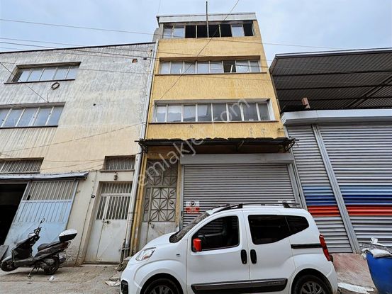 Karabağlar Sanayi İçerisinde 4 Katlı Satılık İşyeri