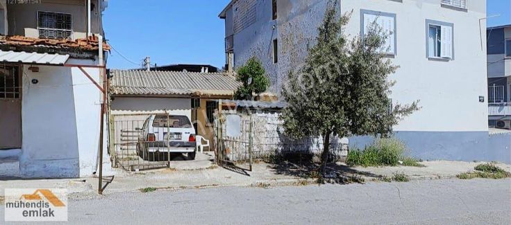 Karabağlar Peker Mah. Hisseli 145 M2 Arsada Bahçeli Müstakil Ev