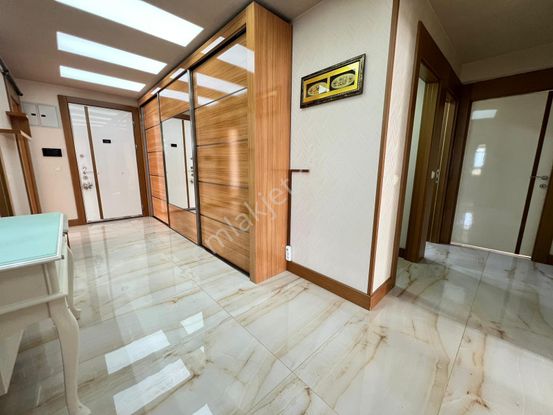 Engin Emlak'tan Hastane Yakını K. Otopark'lı Site'de 4+1 Daire