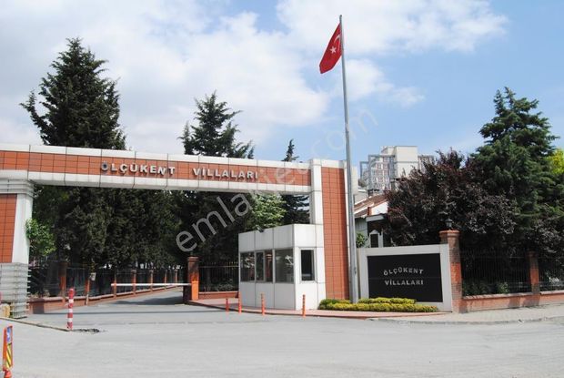 Küçükçekmece Halkalı İstasyon Mah. 4+1 Satılık Tripleks Villa