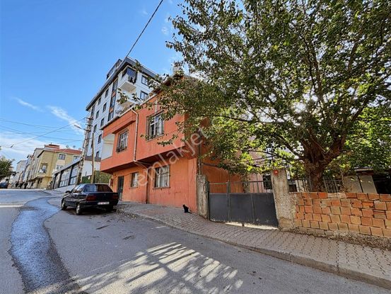 Sultanbeyli Ahmetyesevi Mahallesi Satlık 2 Katlı Mustakil Ev...