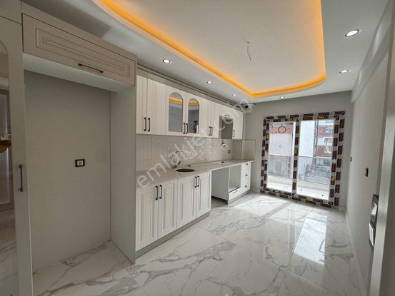 Emlak Center'dan Muradiye Mah Satılık Ful Lüks 2+1 Ara Kat Daire