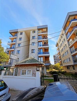 Sultanbeyli Eşref Bitlis Caddesi Site İçinde Daire