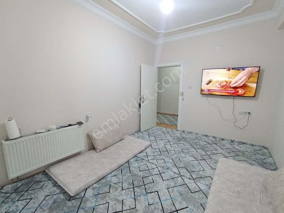 Bağcılar Şato Park Civarı 3+1 Aciliyetten Dolayı Uygun Fiyata Satılık Daire