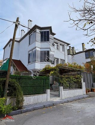 Tramvay'a Yürüme Mesafesinde Lüks Yapılı Bağımsız Villa