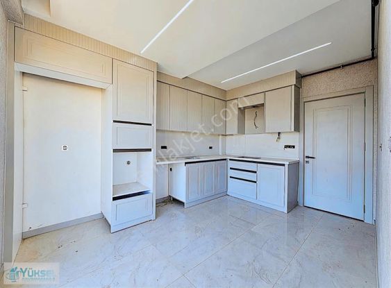 Yüksel Gayrimenkulden Caddeye Yakın Lüks Satılık Fırsat Daireler