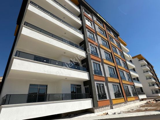 Mengenede Çok Acil Satılık Site İçi 3+1 Y. Giriş Sıfır Daire