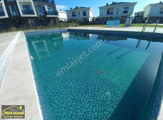 Tekirdağ Namık Kemal De Havuzlu, Bahçeli 1+1 Satılık