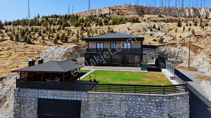 Cb Safir'den Panoramik Göl Manzaralı Satılık Premium Villa