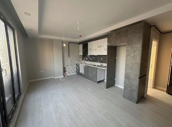 **8 Kasım Mahallesinde Kiralık Sıfır 1+1**